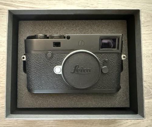 Leica m10 24mp rangefinder - leica,